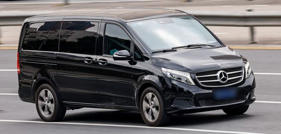 Cape Noir Mercedes-Benz V-Class transport